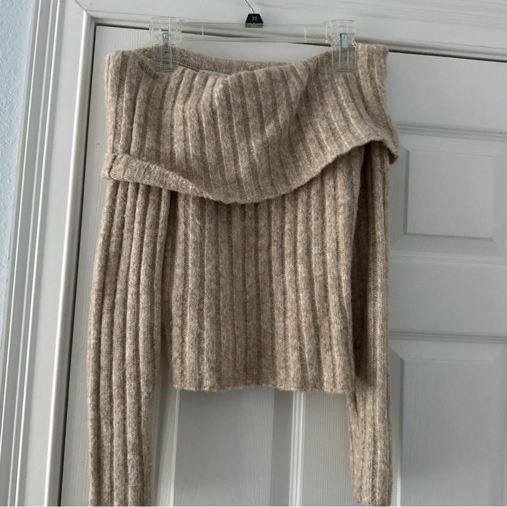 Abercrombie & Fitch Ribbed Tan Off-Shoulder Sweater